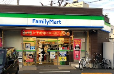 コンビニ　ファミリーマート 瀬谷中央店（コンビニ）まで710m