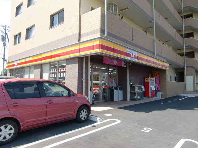 コンビニ　ヤマザキショップ亀山布気店（コンビニ）まで81m