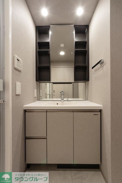 洗面設備　※写真は同タイプ住戸です。