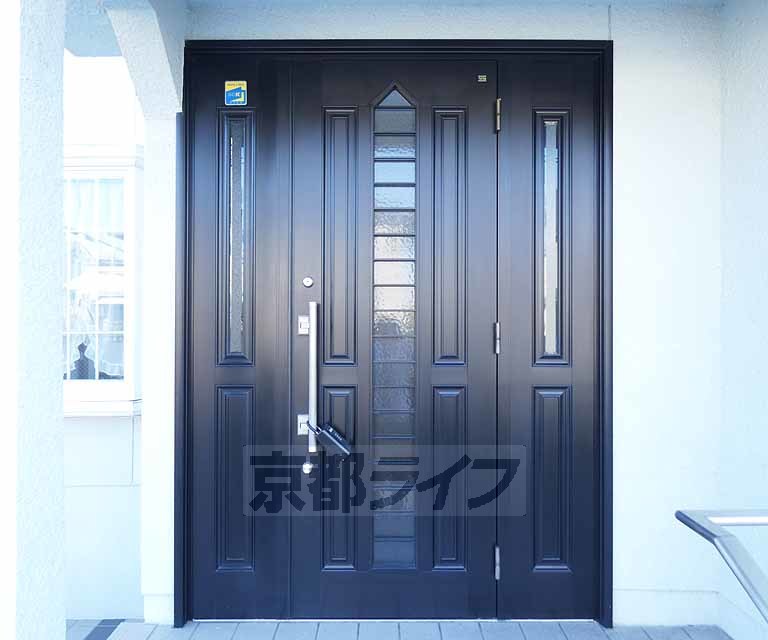 その他共有部分　建物入り口になります。