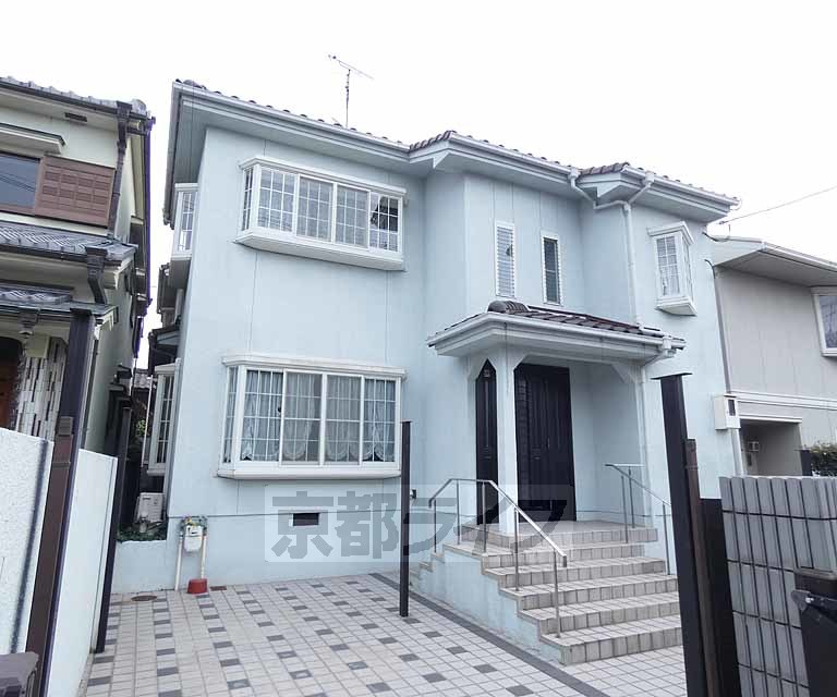 建物外観　８ＳＬＤＫの大型物件です。