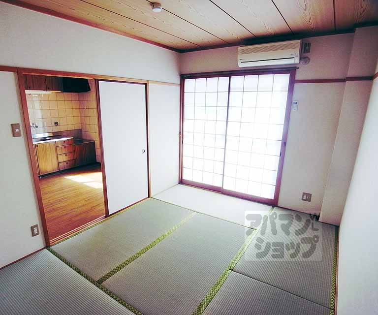 ヴュー深草の居間写真