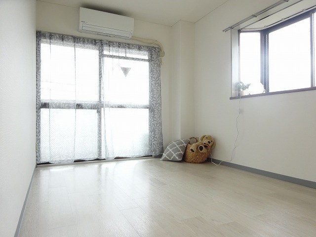 居室・リビング　別部屋参考写真