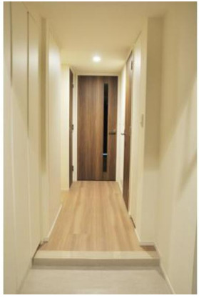 玄関　※別部屋参考写真