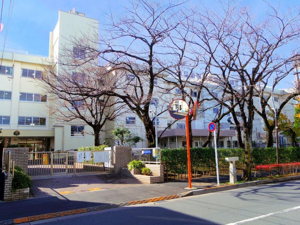 小学校　江戸川区立下鎌田東小学校（小学校）まで600m