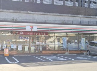 コンビニ　セブン-イレブン 吹田千里山西６丁目店（コンビニ）まで2220m