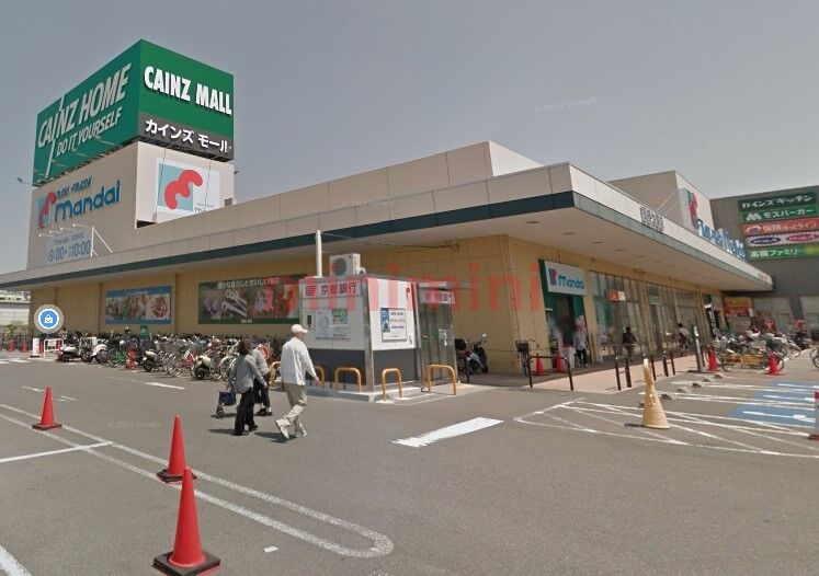 スーパー　万代高槻大塚店（スーパー）まで831m