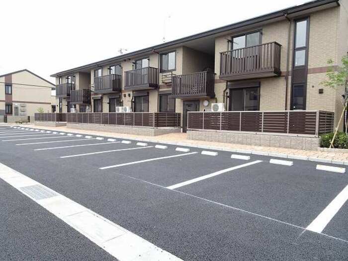 駐車場　駐車場