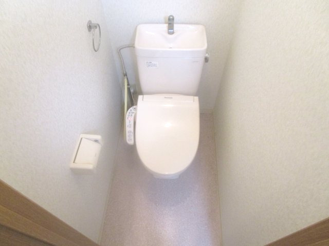 トイレ　温水洗浄便座は残置物