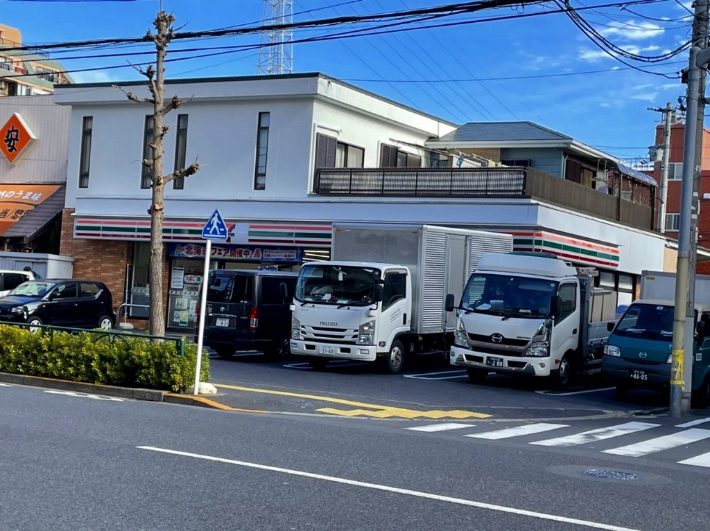 コンビニ　セブンイレブン 足立東綾瀬店（コンビニ）まで610m