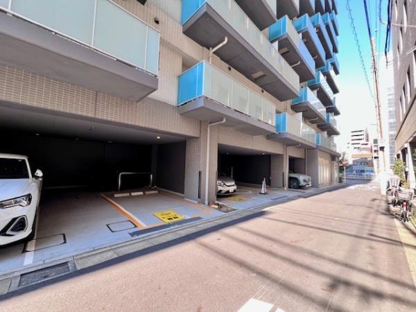 駐車場　車をお持ちの方に嬉しい駐車場付きの物件です