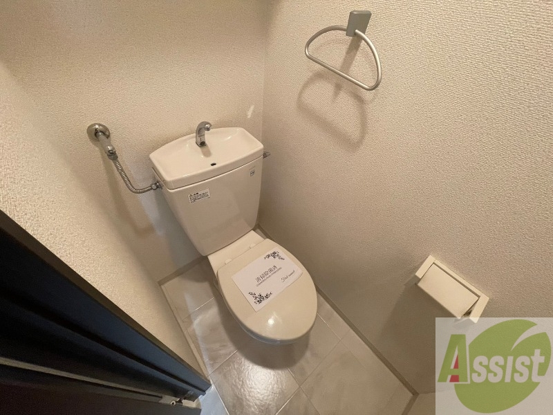 トイレ　こちらはトイレです。清潔感があり、安心して使用できます。