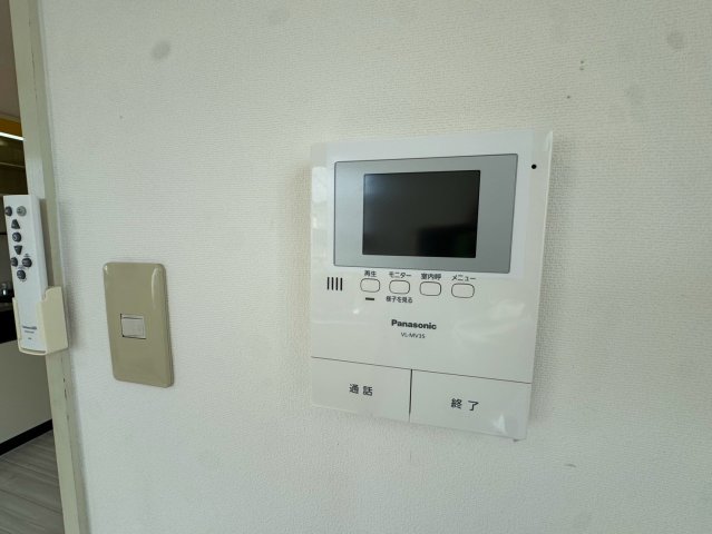 セキュリティ　カメラ付きインターホンで安心ですね。
