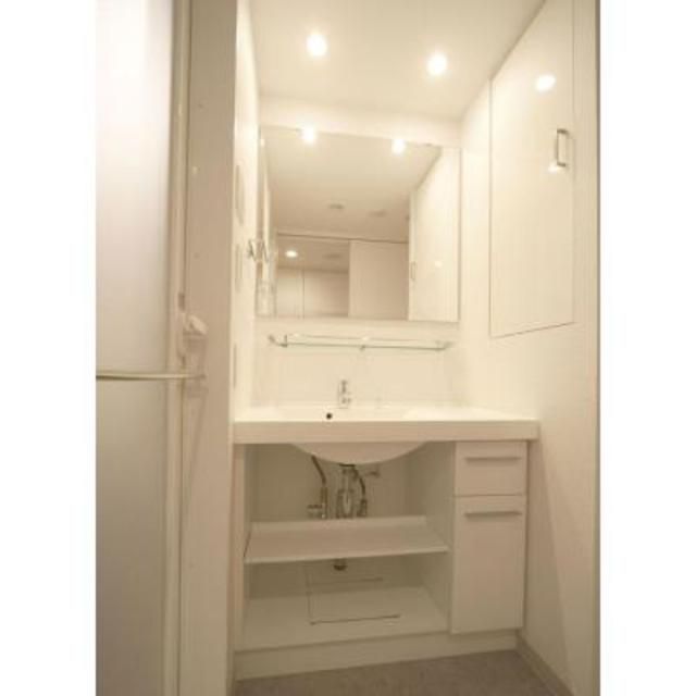 洗面設備　※写真は同タイプ住戸です。