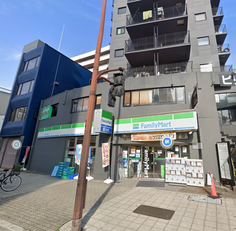 コンビニ　ファミリーマート九条みなと通店（コンビニ）まで554m