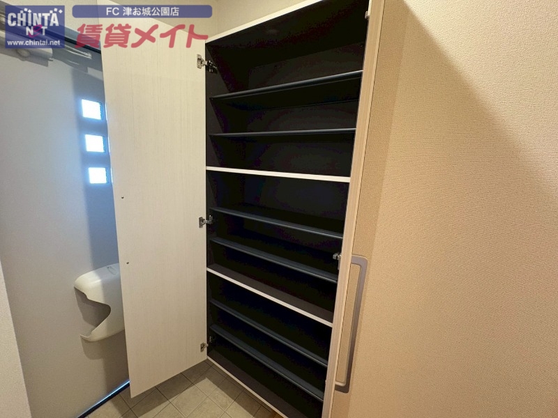 玄関　同型タイプ反転