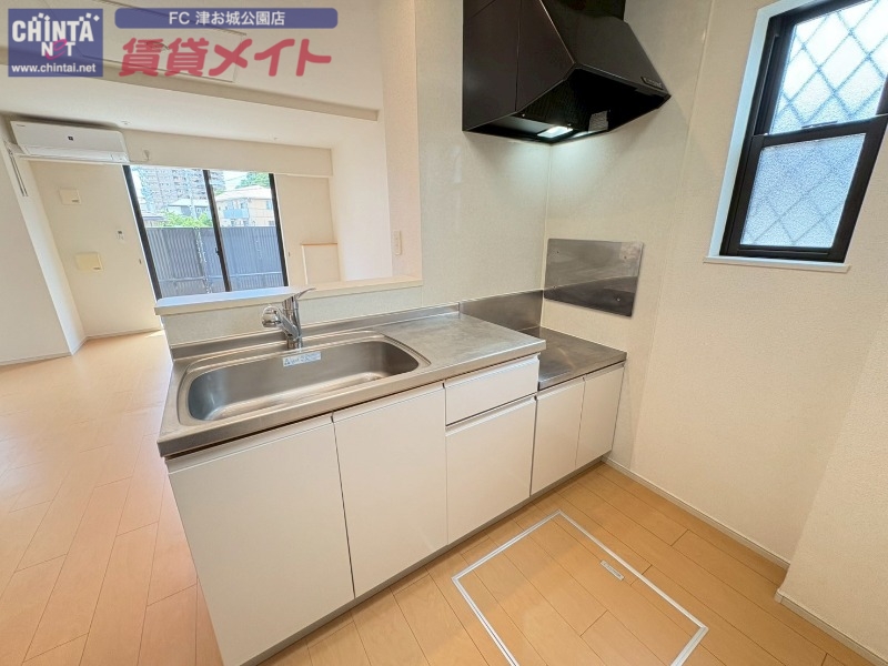 キッチン　同型タイプ反転