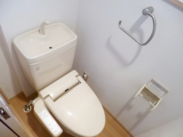 トイレ　トイレは暖房・洗浄便座です