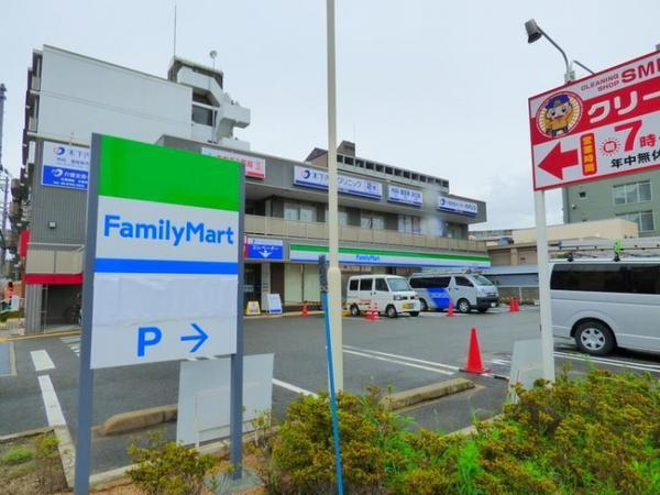 コンビニ　ファミリーマート平野区役所東店（コンビニ）まで497m