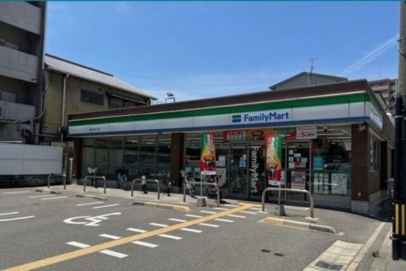 コンビニ　ファミリーマート都島本通三丁目店（コンビニ）まで121m