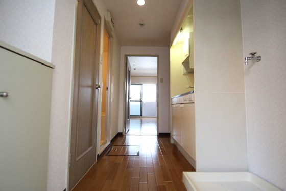 玄関　※別部屋の写真です