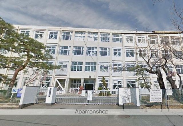 中学校　高台中学校（中学校）まで1405m