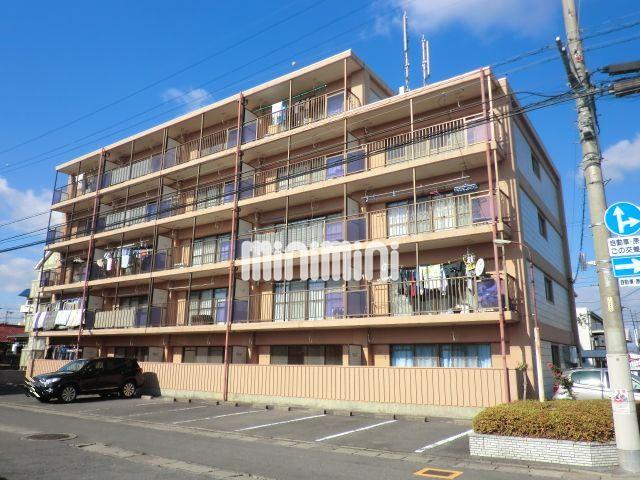 建物外観　青空に映える外観です。