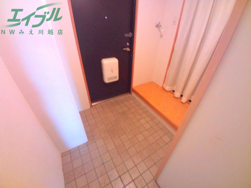 玄関　別部屋参考写真です
