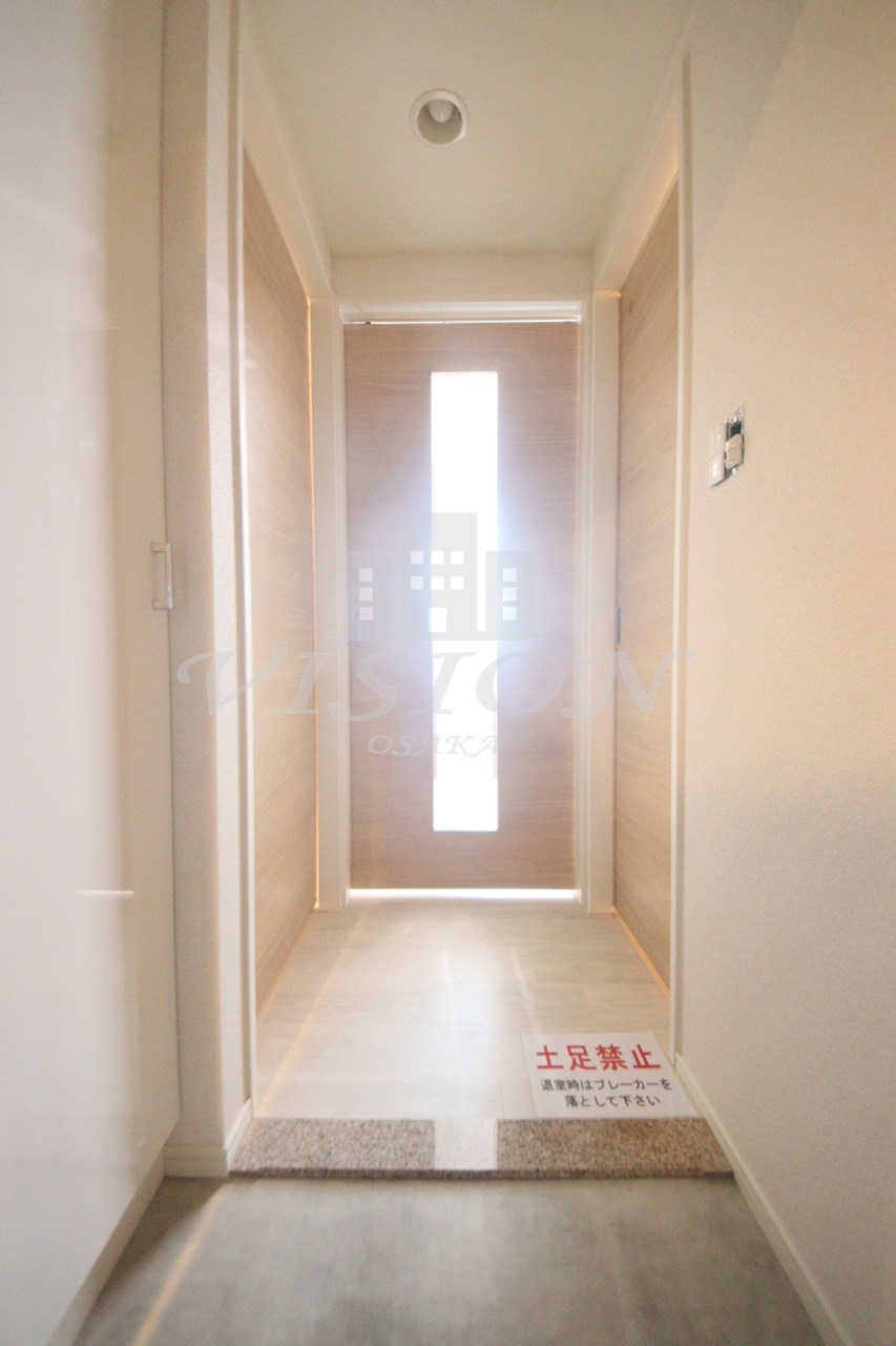 玄関　室内写真は別室のものです