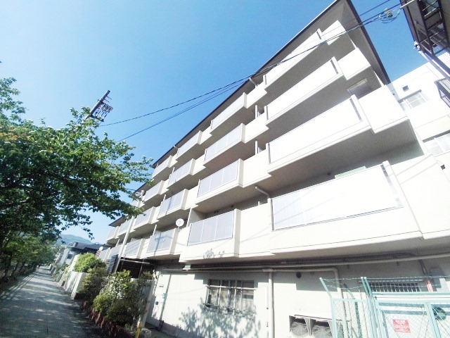 建物外観　阪神魚崎駅前のマンションです