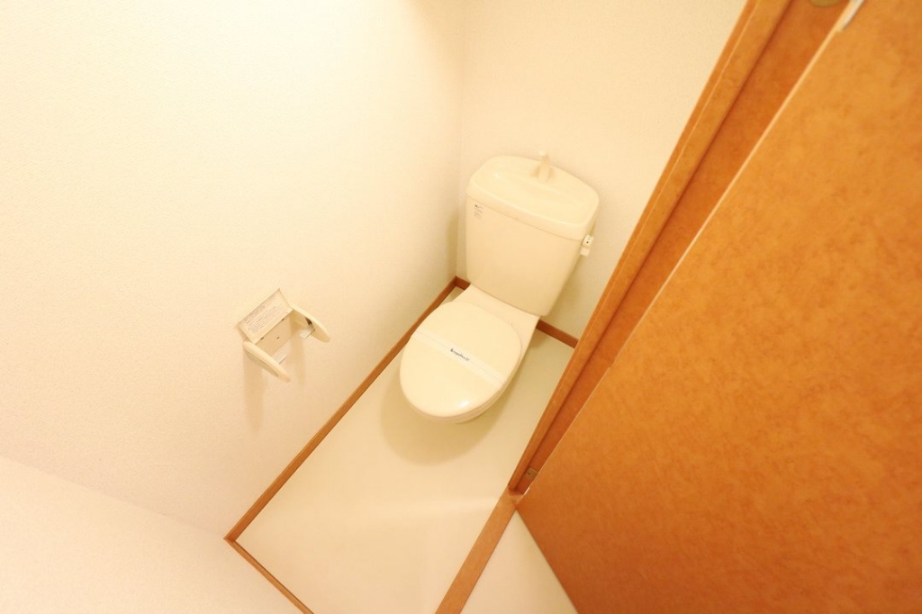 その他　風呂、トイレ別々です