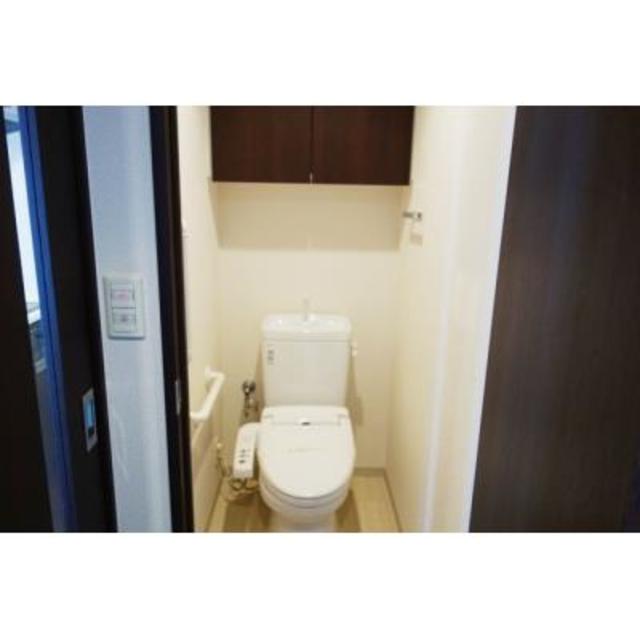 トイレ　※写真は同タイプ住戸です。