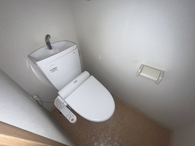 アクロス東須磨アパートメントのトイレ写真
