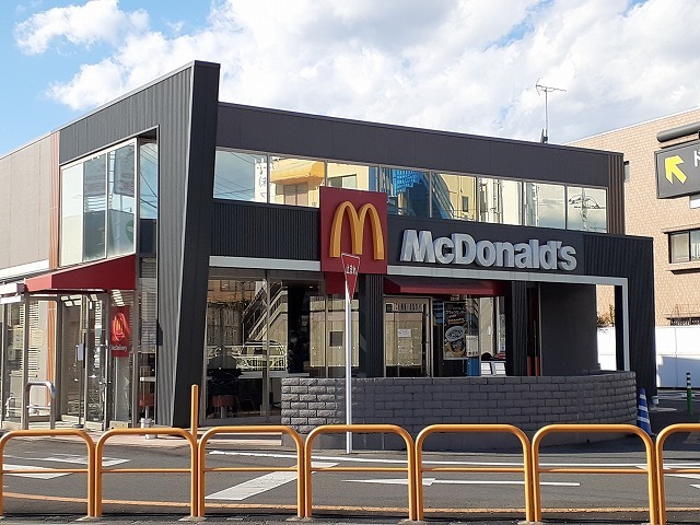 飲食店　マクドナルド 平成通り宇都宮店（飲食店）まで700m