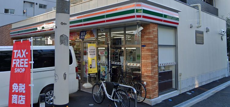 コンビニ　セブンイレブン 大阪高津3丁目店（コンビニ）まで1m