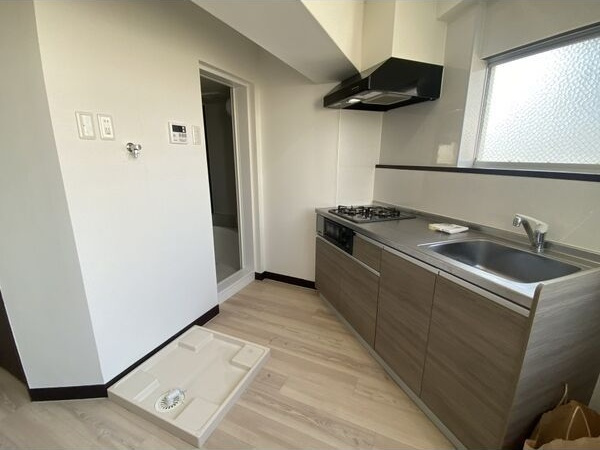 キッチン　※写真は同じマンションの違う部屋のものになります。
