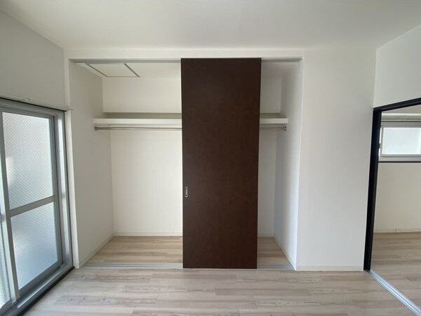 収納　※写真は同じマンションの違う部屋のものになります。