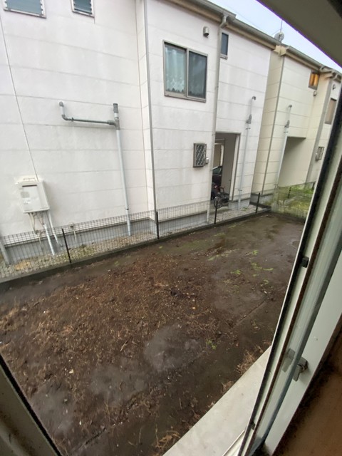 庭　※数年前の写真です