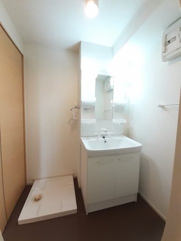 洗面設備　コンパクトで使いやすい洗面所