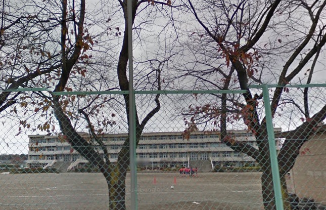 中学校　入間市立上藤沢中学校（中学校）まで585m