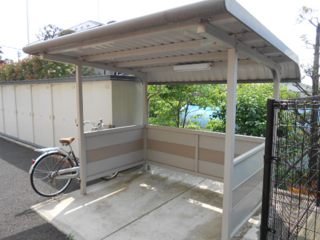 駐車場　駐輪場（共用）完備