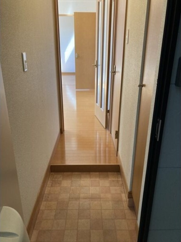 玄関　家具はイメージです