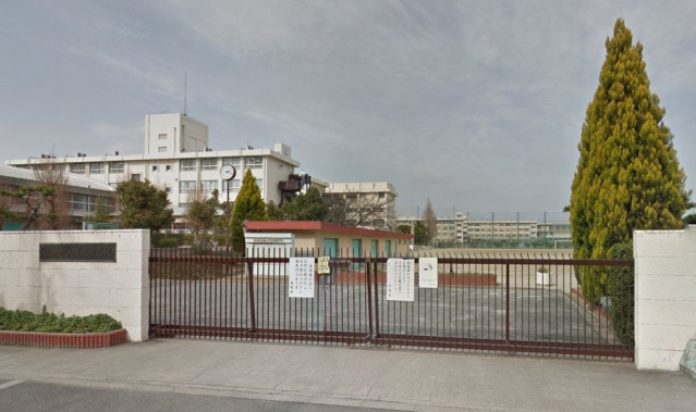 中学校　第三中学校（中学校）まで1400m
