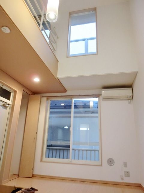 居室・リビング　★7.8帖の広いお部屋です・天井が高く開放感があります★