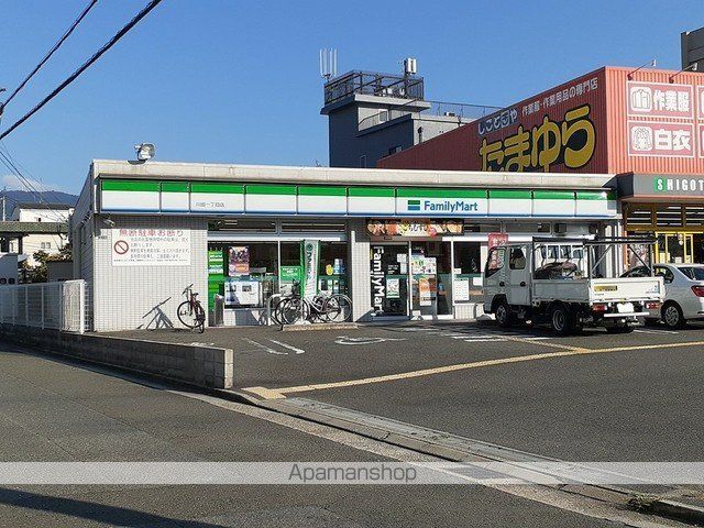 コンビニ　ファミリーマート様（コンビニ）まで315m