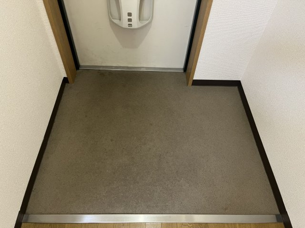メゾン交楽園参番館の玄関写真