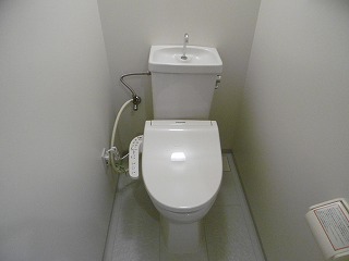 トイレ　落ち着いた色調のトイレです（同物件別室施工例）
