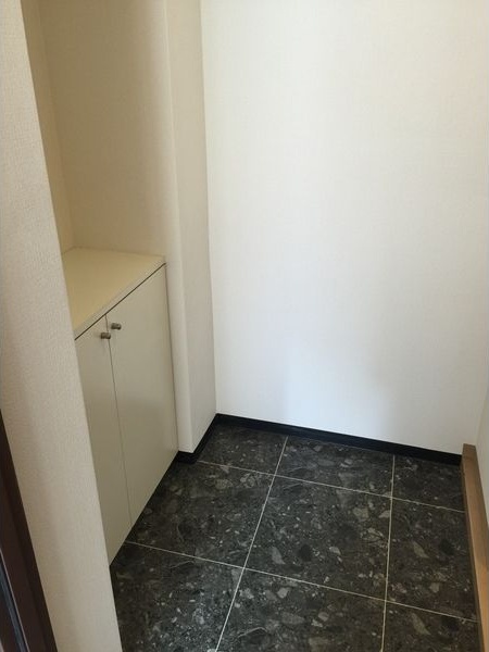 ベルシモンズ谷町の玄関写真