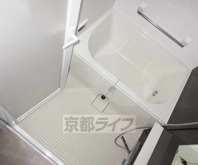 バス・シャワールーム　リラックスできるバスルームです・