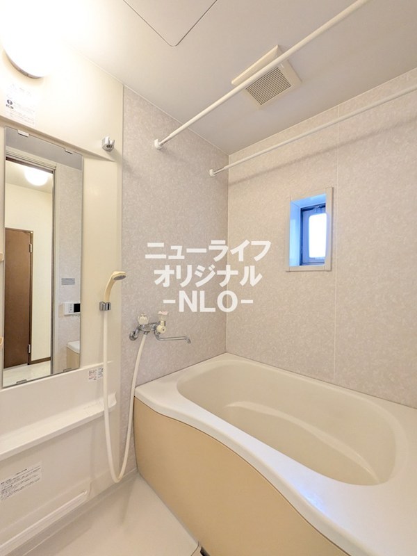 バス・シャワールーム　1日の疲れを癒す浴室は追い焚き機能付き☆